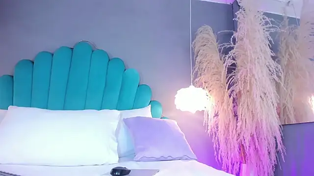 Snapshot of AlassiaHocthner chatting on October 16, 12:28 pm AlassiaHocthner online show from October 16, 12:28 pm