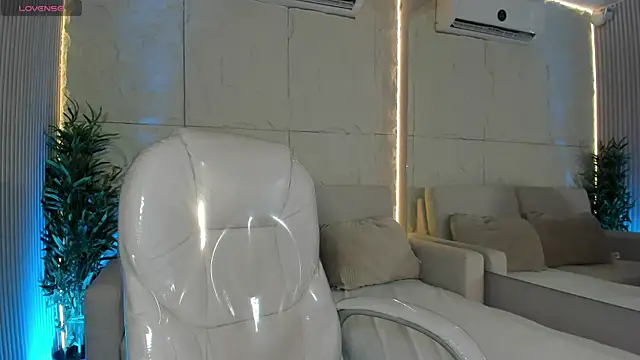 Snapshot of AlassiaHocthner chatting on March 7, 11:51 am AlassiaHocthner online show from March 7, 11:51 am