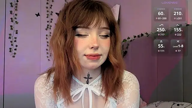 Snapshot of RileyVice chatting on November 30, 8:40 am RileyVice online show from November 30, 8:40 am