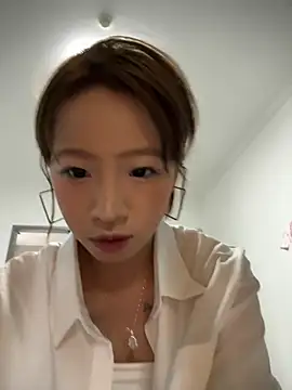 jingjing005 online show from June 11, 6:44 am