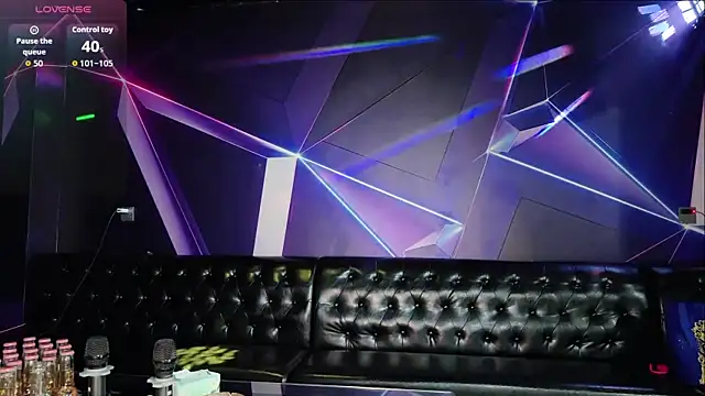 yuer2563 online show from December 19, 2:46 pm