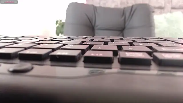 Snapshot of melodydoll chatting on October 31, 1:34 pm melodydoll online show from October 31, 1:34 pm