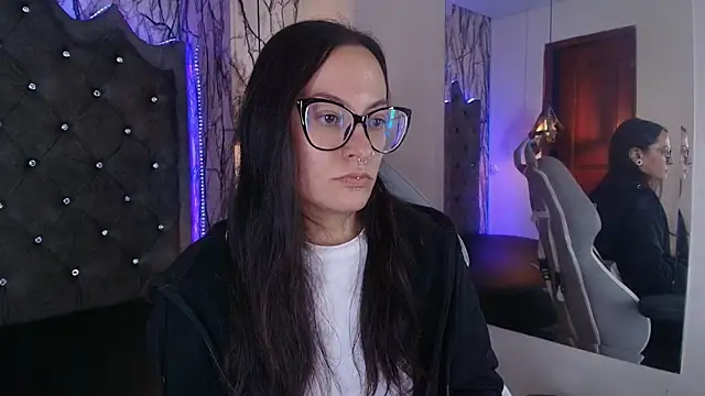 Zami Escobar of online show from November 13, 6:51 pm