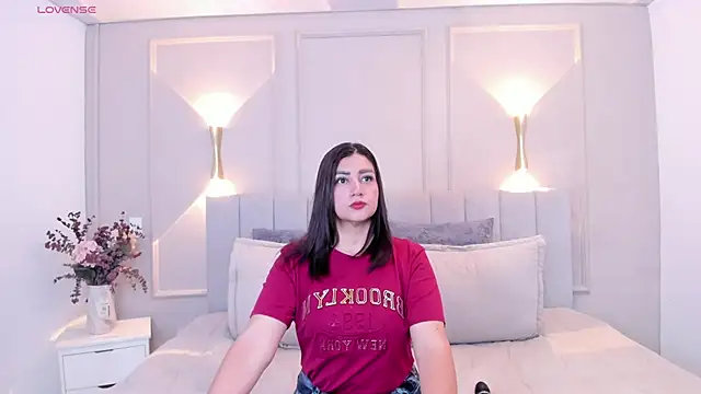 victoria bourne online show from February 3, 7:08 pm