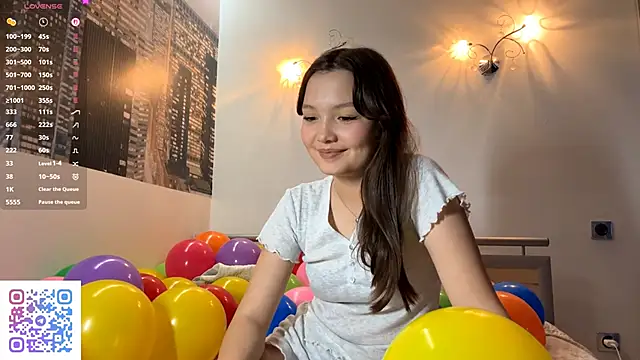 Snapshot of KiraVelvet chatting on September 12, 9:42 am KiraVelvet online show from September 12, 9:42 am