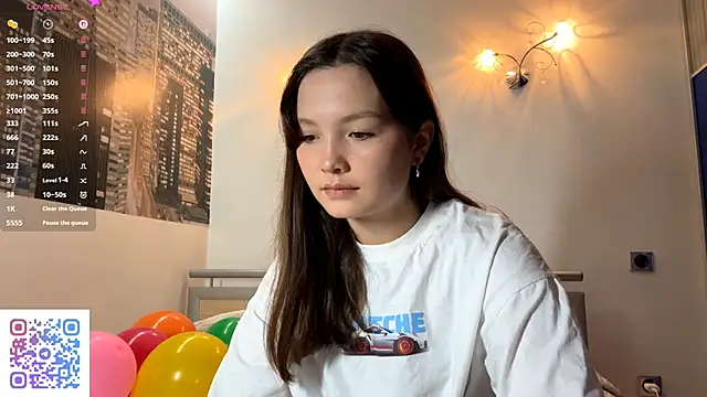 Snapshot of KiraVelvet chatting on September 14, 9:41 am KiraVelvet online show from September 14, 9:41 am