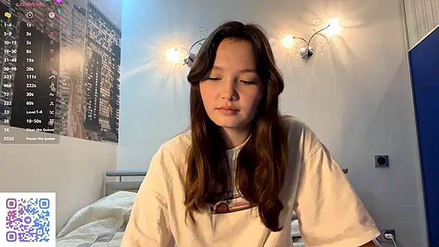 Snapshot of KiraVelvet chatting on September 18, 10:17 am KiraVelvet online show from September 18, 10:17 am