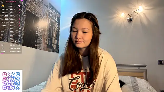 Snapshot of KiraVelvet chatting on September 22, 2:46 am KiraVelvet online show from September 22, 2:46 am