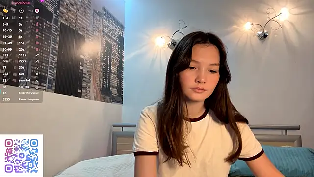 Snapshot of KiraVelvet chatting on September 27, 8:08 am KiraVelvet online show from September 27, 8:08 am