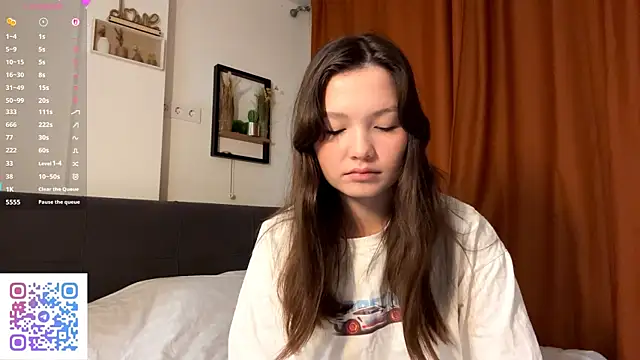 Snapshot of KiraVelvet chatting on October 3, 4:26 pm KiraVelvet online show from October 3, 4:26 pm