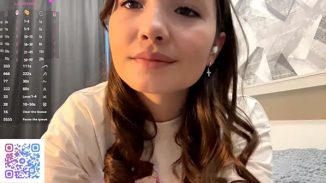 Snapshot of KiraVelvet chatting on October 21, 2:07 pm KiraVelvet online show from October 21, 2:07 pm