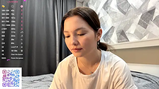 Snapshot of KiraVelvet chatting on October 23, 7:12 pm KiraVelvet online show from October 23, 7:12 pm