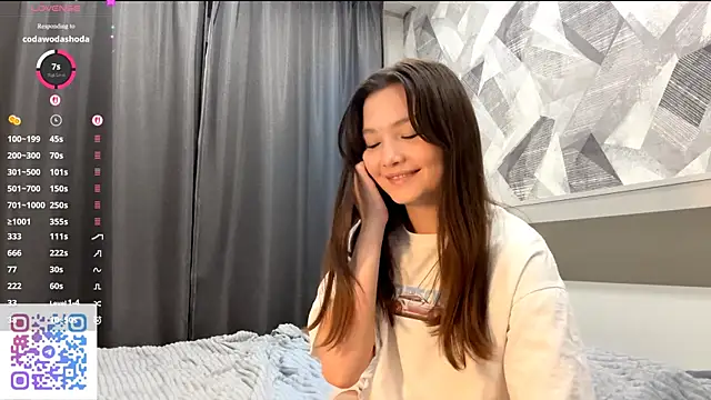 Snapshot of KiraVelvet chatting on October 24, 7:21 pm KiraVelvet online show from October 24, 7:21 pm