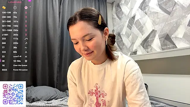 Snapshot of KiraVelvet chatting on October 26, 4:13 pm KiraVelvet online show from October 26, 4:13 pm