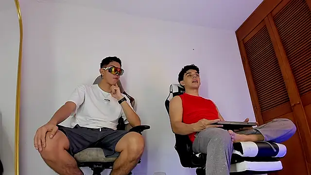 sotooliver3 online show from February 10, 8:24 pm