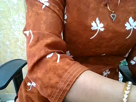 Roshani hoty online show from May 22, 7:26 am