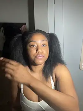 princesslivv online show from March 27, 3:23 am