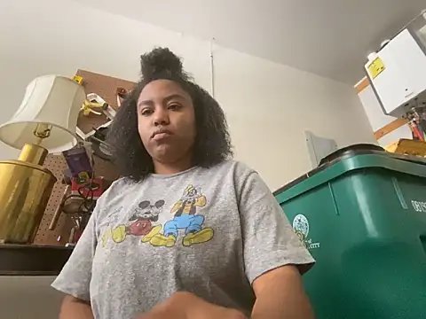 princesslivv online show from April 7, 5:24 pm