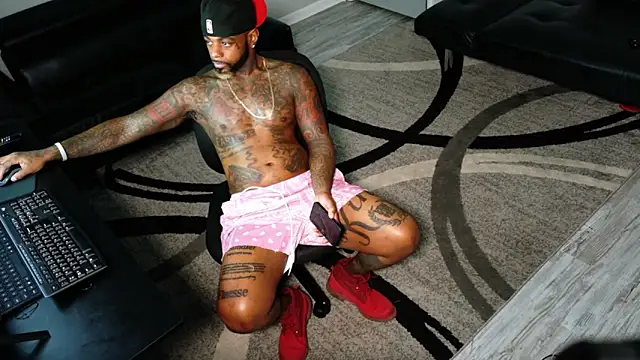 Snapshot of SLANGONDEMHOES chatting on October 4, 5:33 pm SLANGONDEMHOES online show from October 4, 5:33 pm