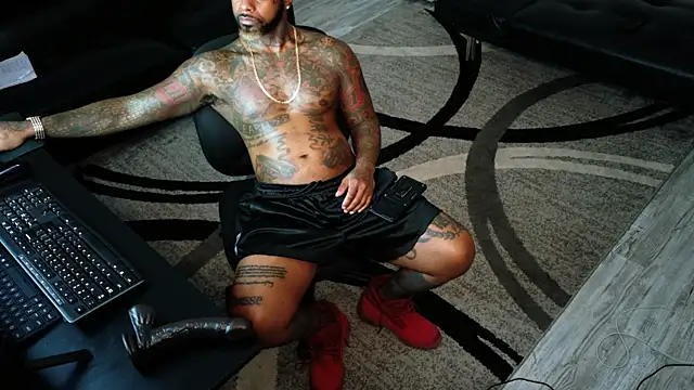 Snapshot of SLANGONDEMHOES chatting on October 5, 6:50 pm SLANGONDEMHOES online show from October 5, 6:50 pm