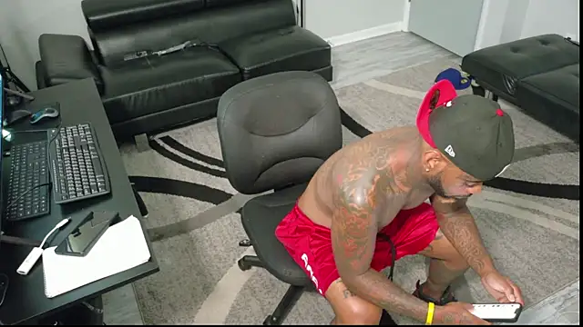 Snapshot of SLANGONDEMHOES chatting on October 13, 4:07 pm SLANGONDEMHOES online show from October 13, 4:07 pm