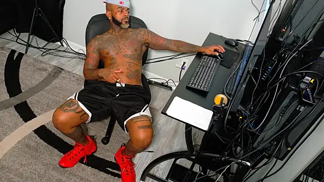 Snapshot of SLANGONDEMHOES chatting on October 29, 1:30 am SLANGONDEMHOES online show from October 29, 1:30 am