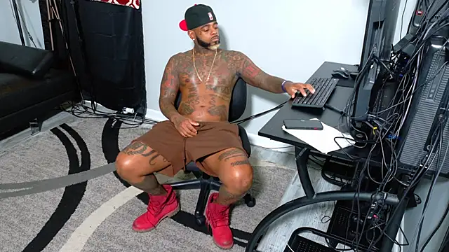 Snapshot of SLANGONDEMHOES chatting on October 31, 3:35 pm SLANGONDEMHOES online show from October 31, 3:35 pm