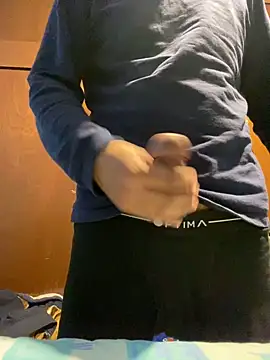 Snapshot of zzagreo chatting on September 30, 6:18 am zzagreo online show from September 30, 6:18 am