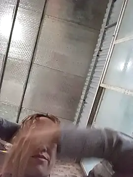 Snapshot of Fienjr chatting on September 19, 11:00 am Fienjr online show from September 19, 11:00 am