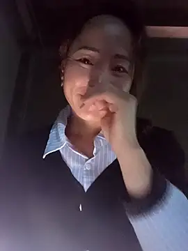 Snapshot of Fienjr chatting on October 9, 10:24 am Fienjr online show from October 9, 10:24 am