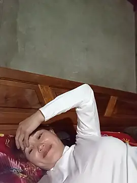 Snapshot of Fienjr chatting on October 10, 10:36 am Fienjr online show from October 10, 10:36 am