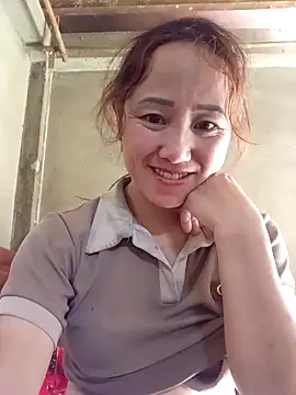 Snapshot of Fienjr chatting on October 18, 5:32 am Fienjr online show from October 18, 5:32 am