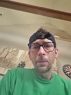 Snapshot of mresquared chatting on February 26, 3:33 pm mresquared online show from February 26, 3:33 pm