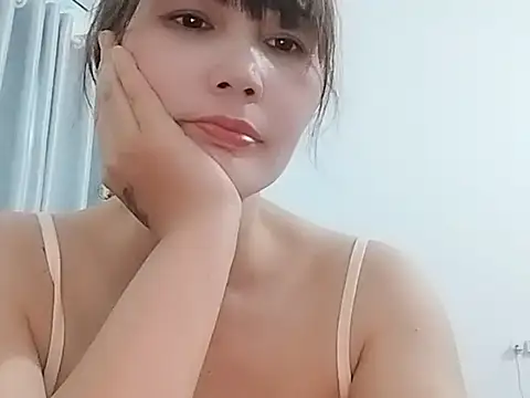 Snapshot of Siglemom_sexy chatting on April 25, 8:17 am Siglemom sexy online show from April 25, 8:17 am