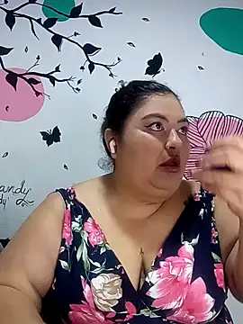 curvy diva  online show from October 3, 11:29 am