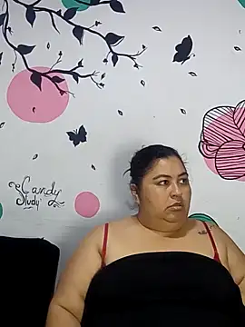 curvy diva  online show from October 11, 11:20 am