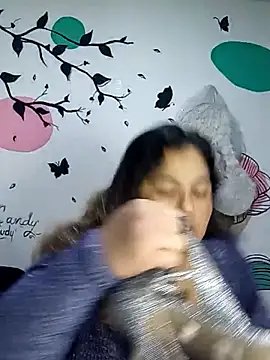 curvy diva  online show from November 6, 9:43 am