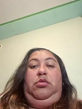 Snapshot of curvy_diva_ chatting on February 12, 2:28 am curvy diva online show from February 12, 2:28 am