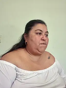 Snapshot of curvy_diva_ chatting on February 14, 2:14 pm curvy diva online show from February 14, 2:14 pm