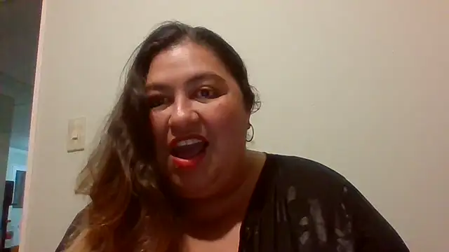 Snapshot of curvy_diva_ chatting on February 15, 2:19 am curvy diva online show from February 15, 2:19 am