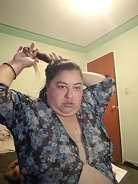 Snapshot of curvy_diva_ chatting on February 24, 11:30 am curvy diva online show from February 24, 11:30 am