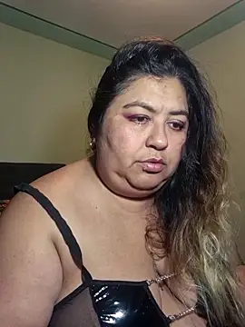 Snapshot of curvy_diva_ chatting on March 2, 12:46 am curvy diva online show from March 2, 12:46 am