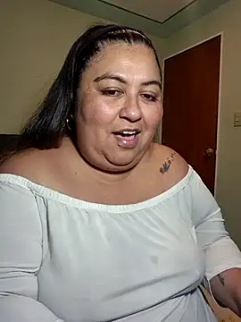 Snapshot of curvy_diva_ chatting on March 2, 11:22 pm curvy diva online show from March 2, 11:22 pm