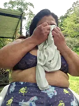 Snapshot of curvy_diva_ chatting on March 7, 5:54 pm curvy diva online show from March 7, 5:54 pm