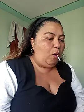 Snapshot of curvy_diva_ chatting on March 13, 7:31 pm curvy diva online show from March 13, 7:31 pm