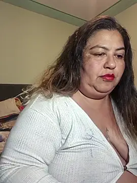 Snapshot of curvy_diva_ chatting on March 14, 10:32 am curvy diva online show from March 14, 10:32 am