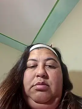 Snapshot of curvy_diva_ chatting on March 31, 9:53 am curvy diva online show from March 31, 9:53 am