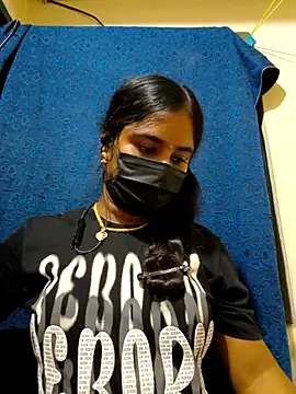 mini-queen online show from April 2, 3:53 pm