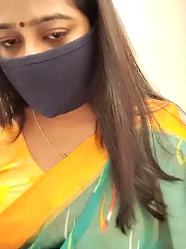 Snapshot of saritha29 chatting on December 18, 9:59 am saritha29 online show from December 18, 9:59 am