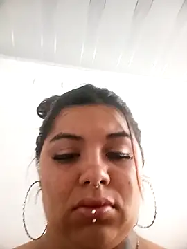 snow belle online show from October 20, 8:20 pm